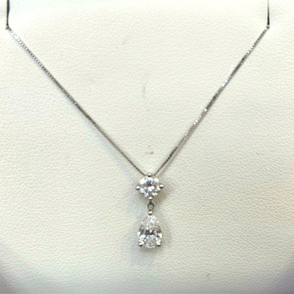 Signature Diamond 1 Ct Total w/ 14k 18” Chain. Certified Lab Diamond.
